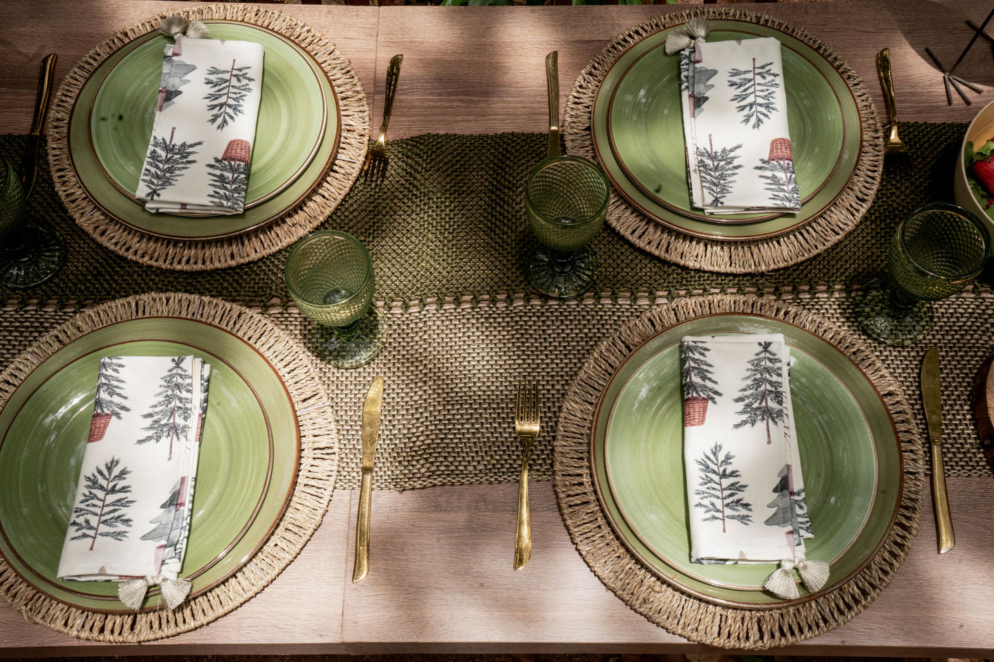 Green Fique Table Runner