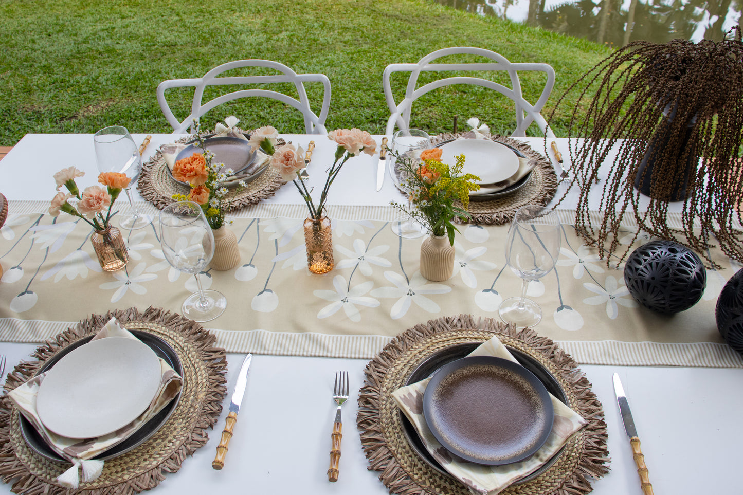 Magnolia Table Runner