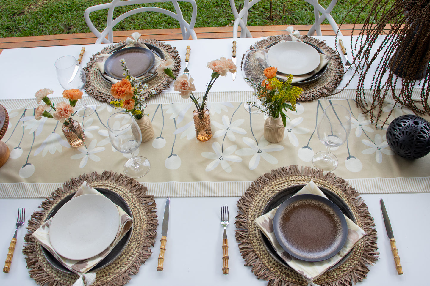 Magnolia Table Runner