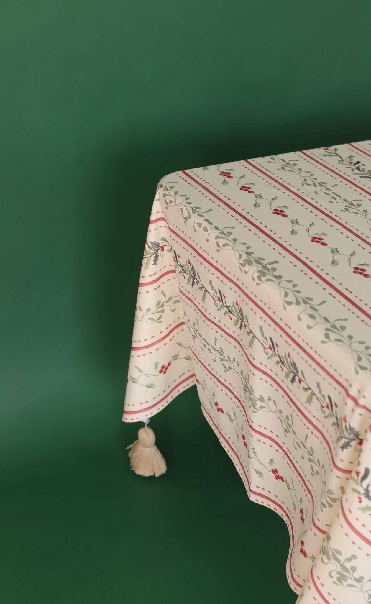 Berryline Tablecloth