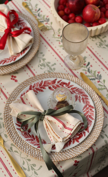 Berryline Tablecloth
