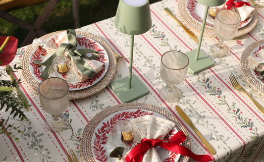 Berryline Tablecloth