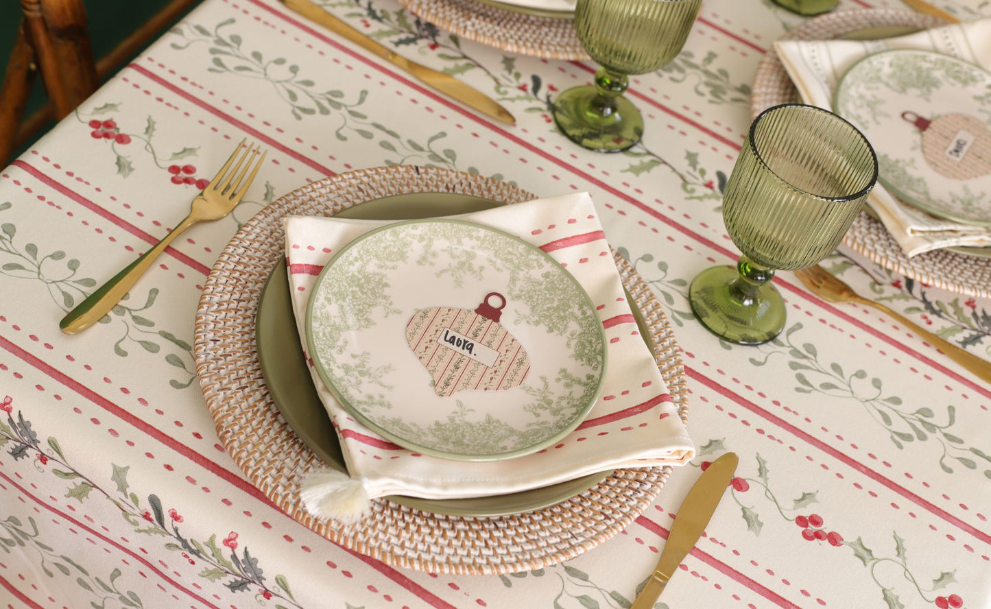 Berryline Tablecloth