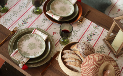 Berryline Table Runner