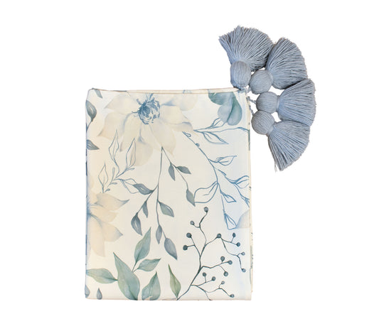 Snowleaf Table Runner