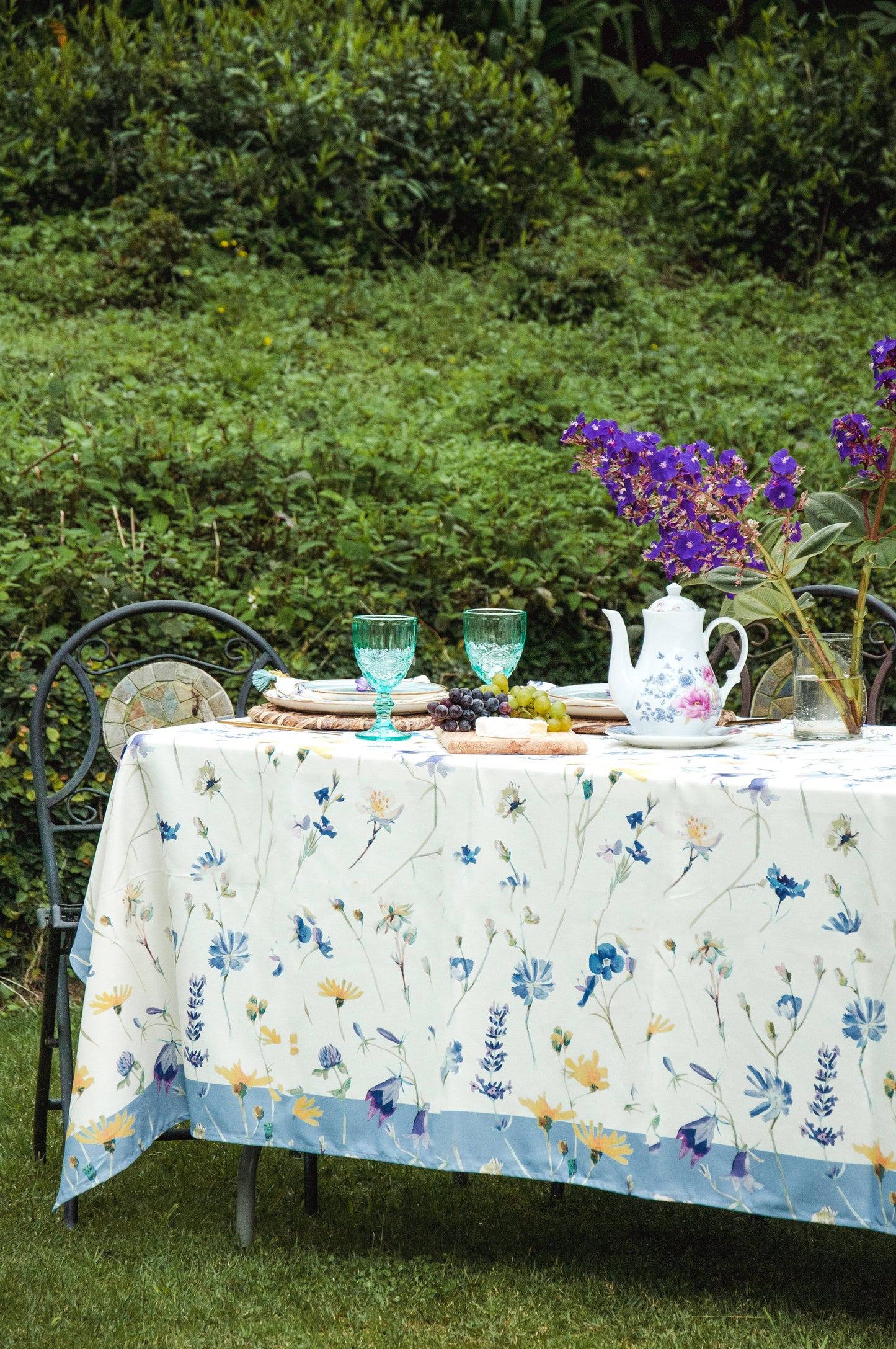 Violette Tablecloth