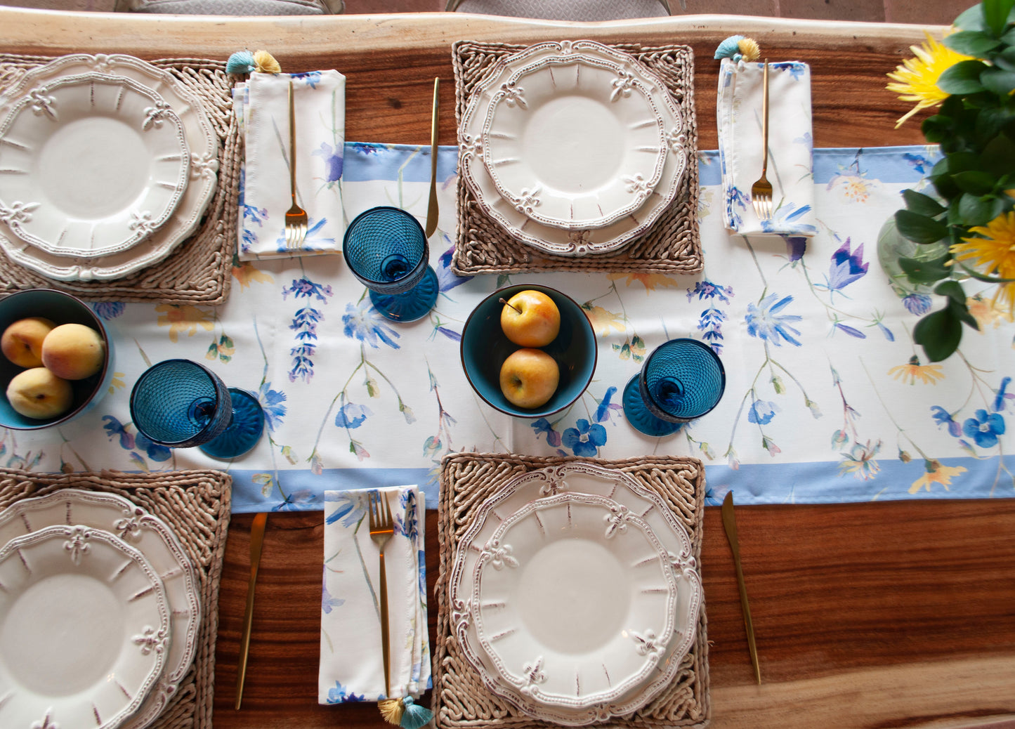 Violette Table Runner